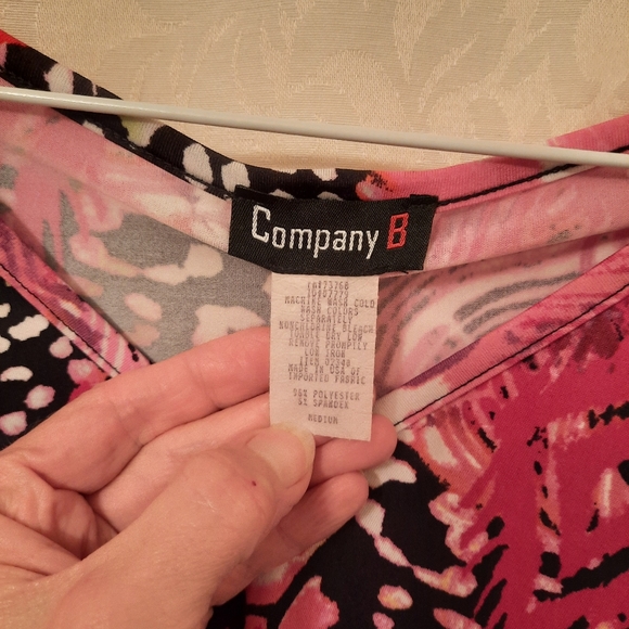 Sharkbite Tunic Abstract Pattern - Picture 3 of 4